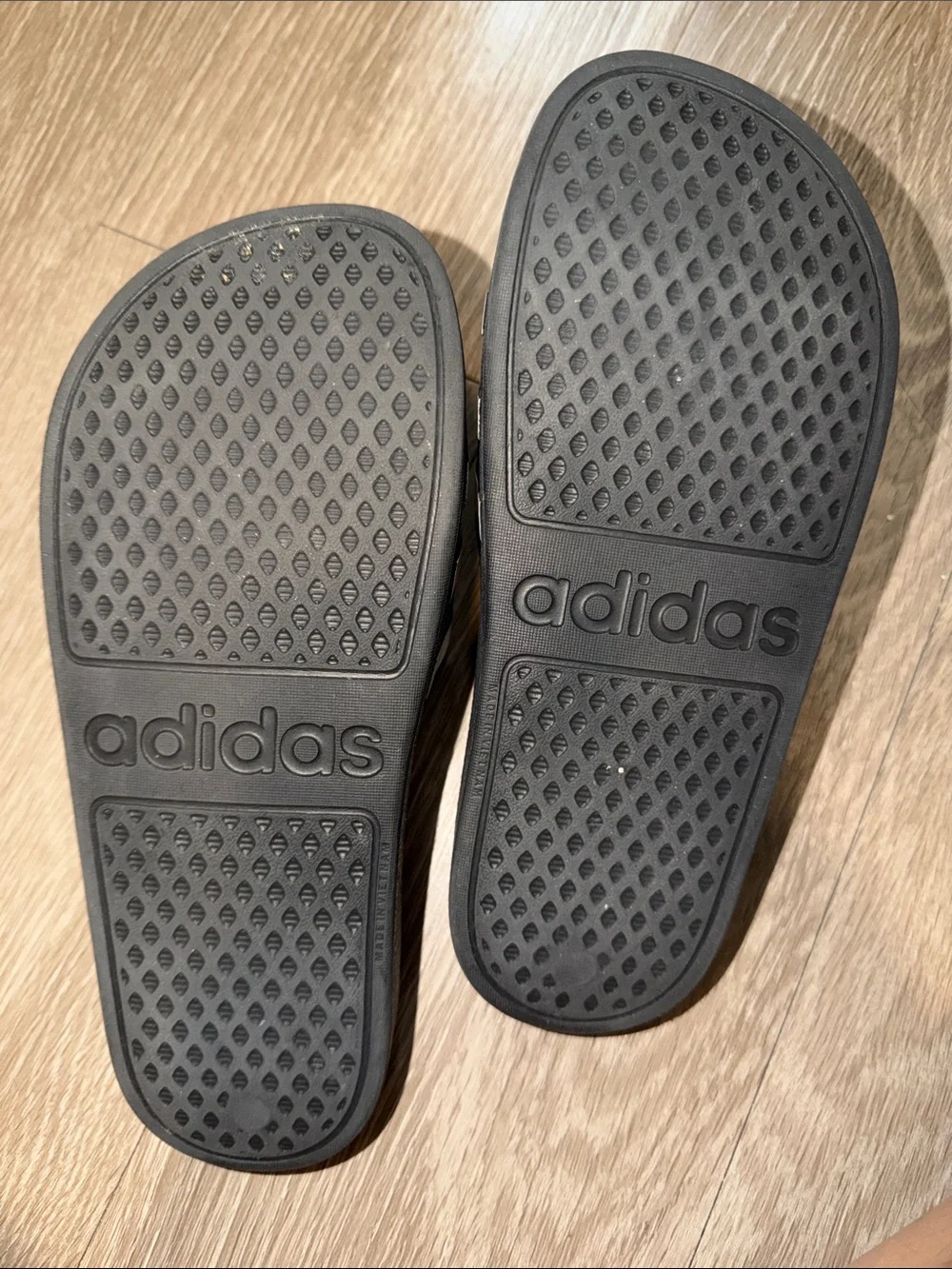adidas classic slide